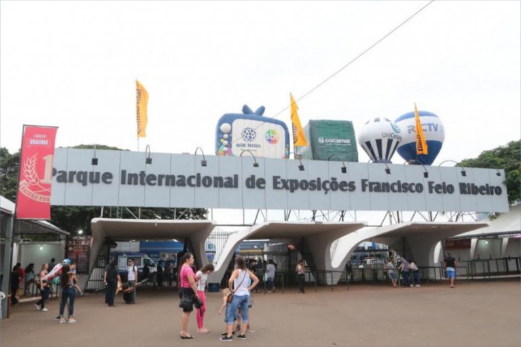 Réplicas e balões infláveis para feiras.