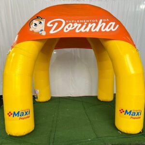 Tenda aranha inflável personalizada produzida pela InflaUp para eventos, feiras e ativações de marca em Apucarana.