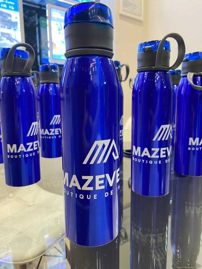 Sacolas e copos personalizados