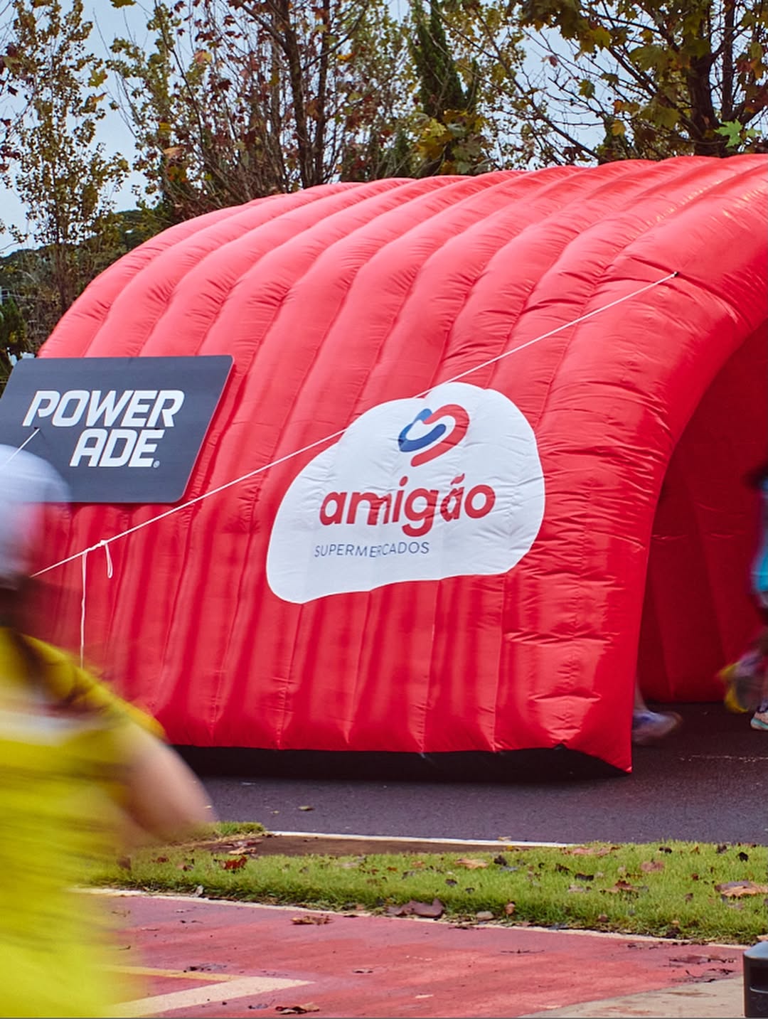 Tenda inflável personalizada em evento